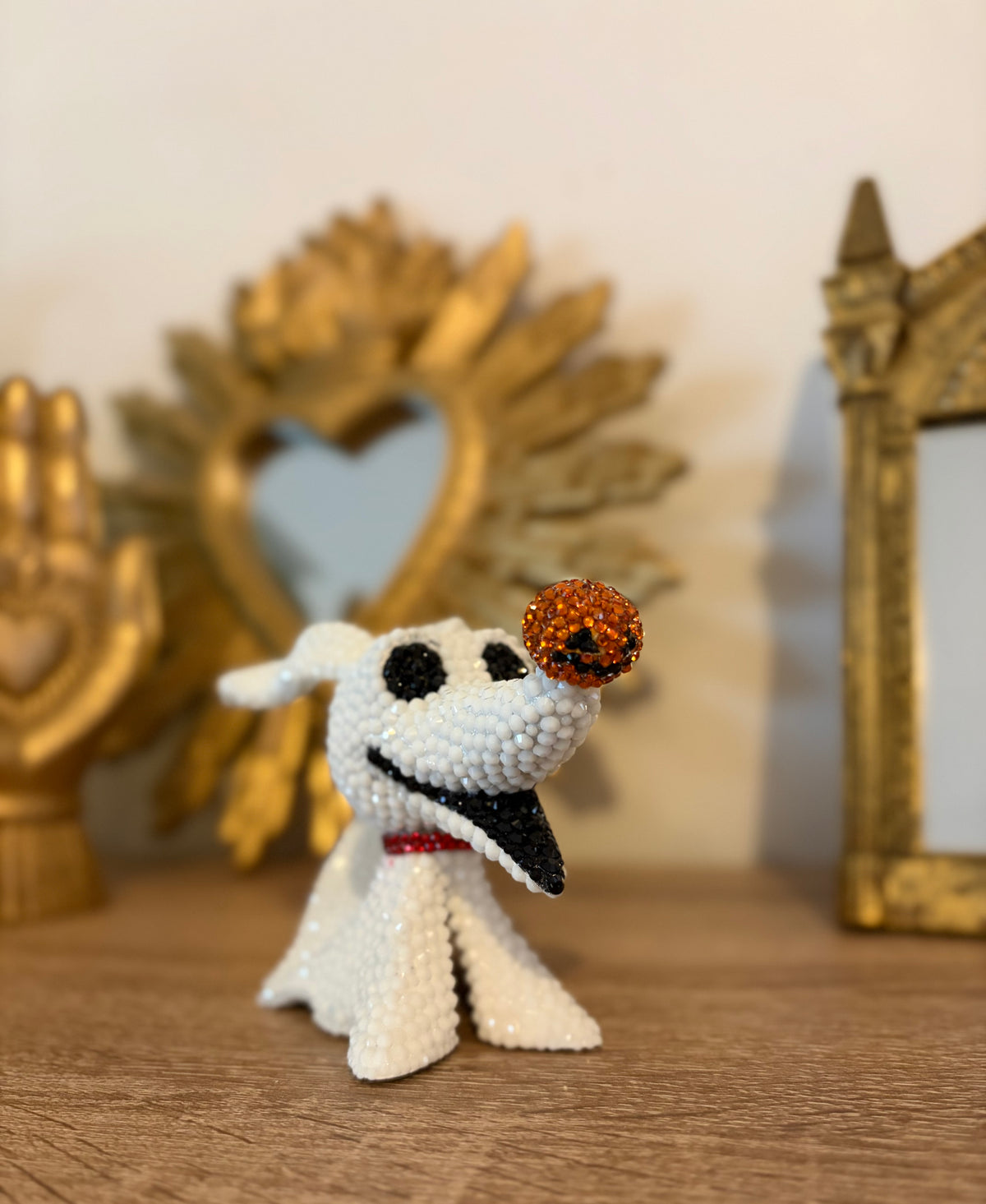Compagnon Chien Fantôme Blanc Entièrement Strassé à la Main