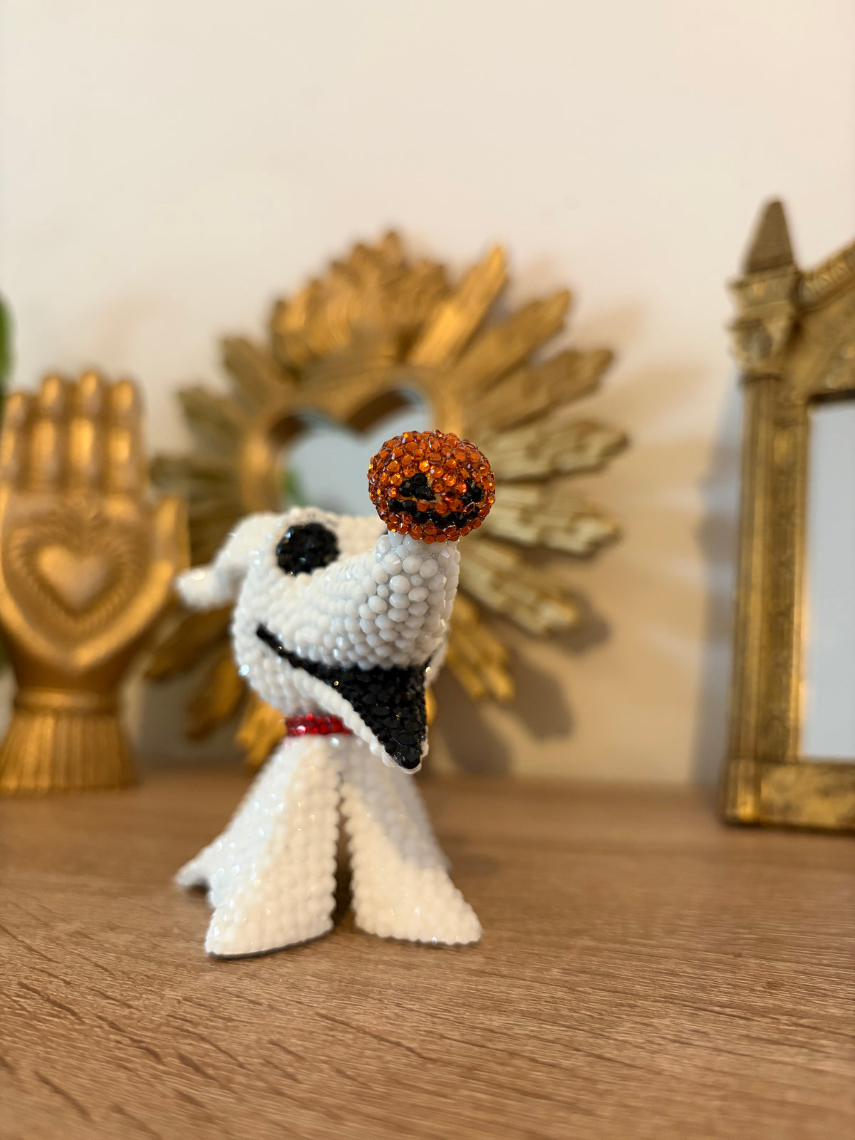 Compagnon Chien Fantôme Blanc Entièrement Strassé à la Main