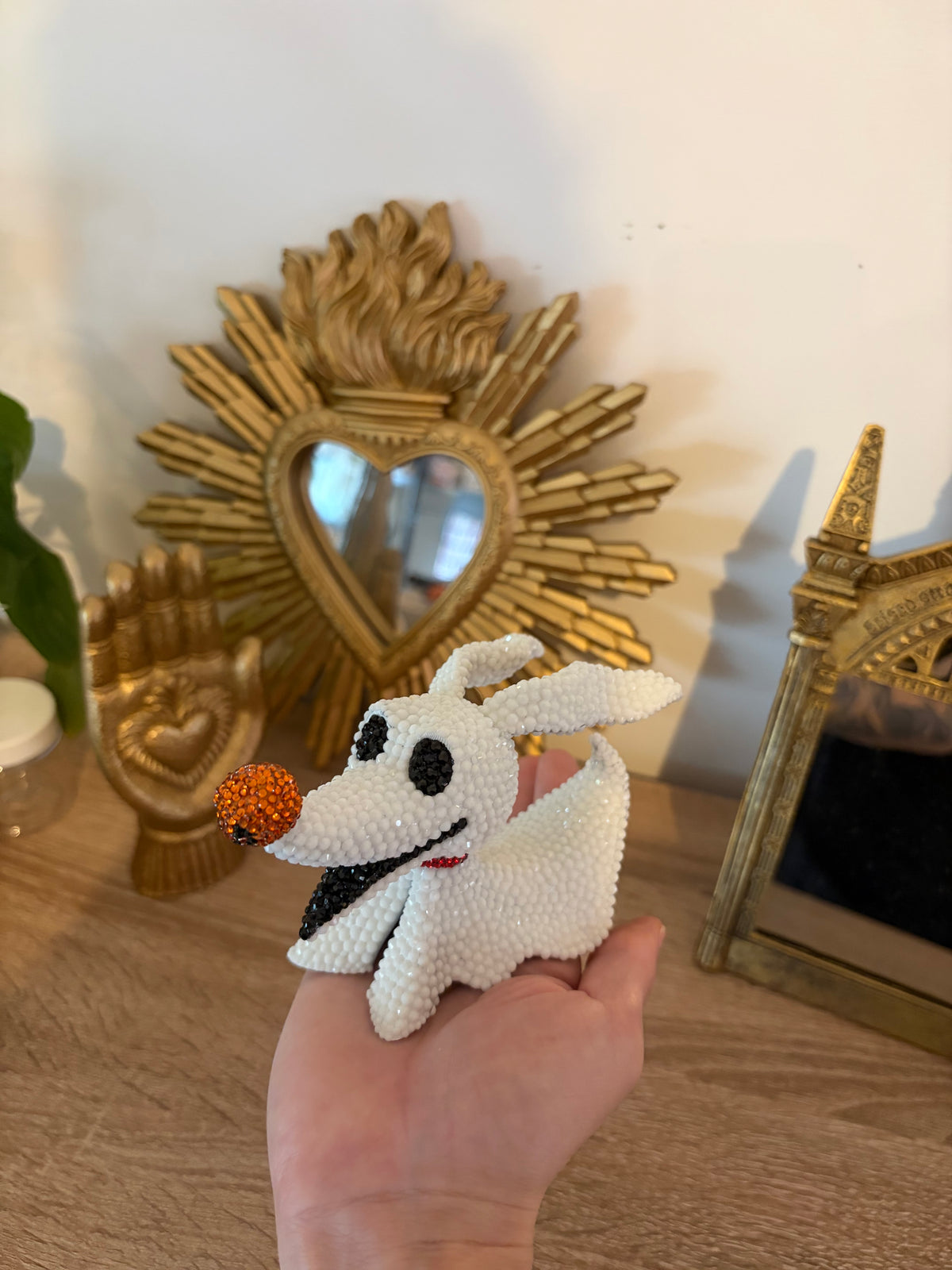 Compagnon Chien Fantôme Blanc Entièrement Strassé à la Main
